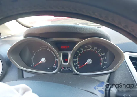 2013 Ford Fiesta Se z USA, uszkodzony, nr VIN 3FADP4BJ6DM142422